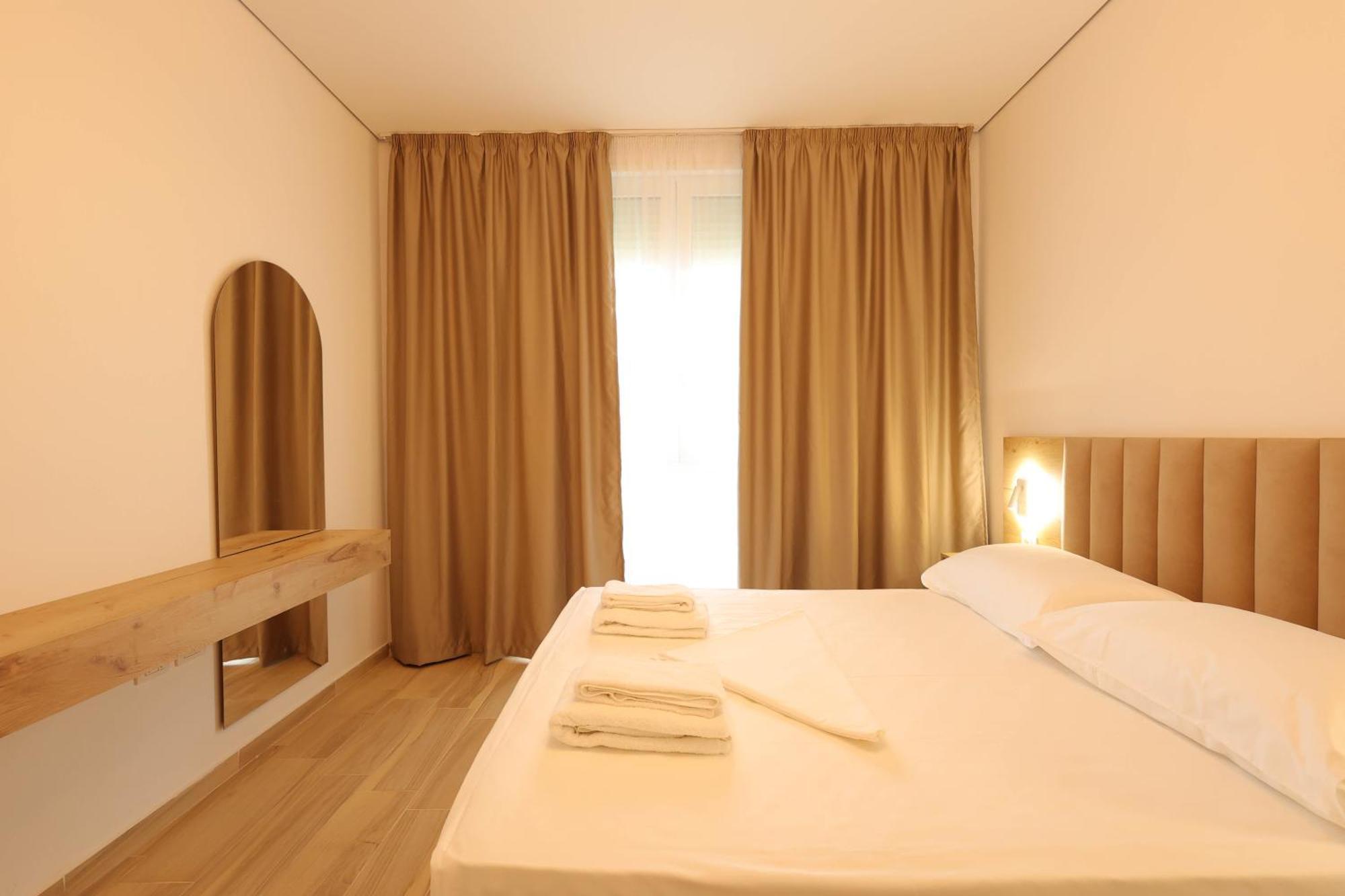 Sanpietro Vacation Apartments Драч Екстериор снимка